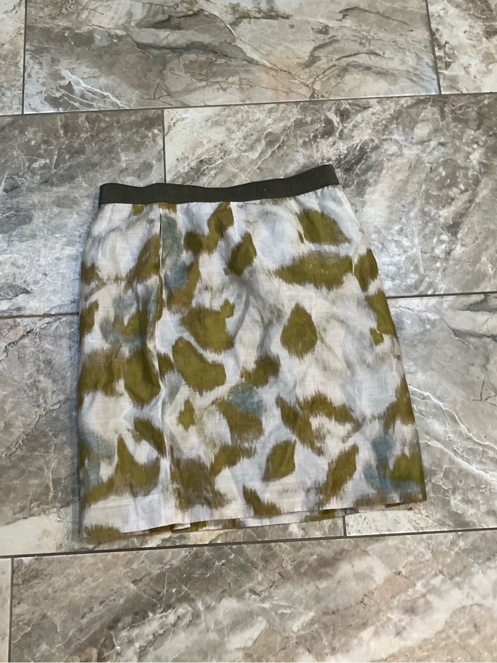 Ann Taylor Loft pencil mini skirt watercolor design - Picture 1 of 5
